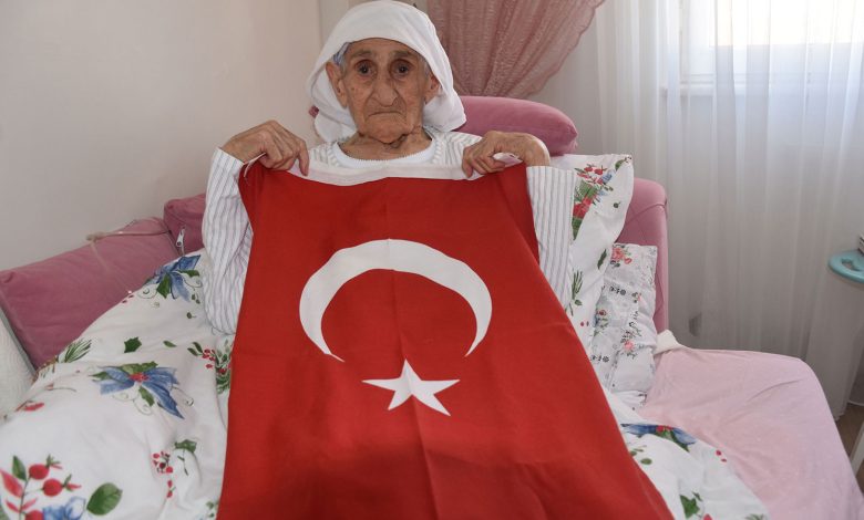 103 yaşındaki Zeynep Gülbil: Küçükken Atatürk'ü radyodan dinlerdik, Yaşasın Cumhuriyet Bayramı