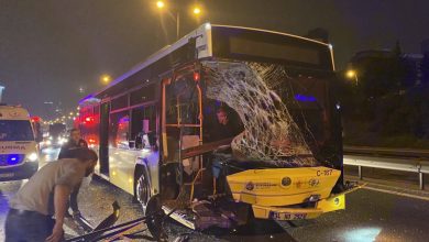 Ataşehir'de feci kaza: İETT otobüsü, minibüse çarptı