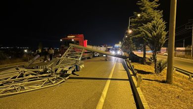 Burdur'da dorsesi açık unutulan kamyon ortalığı birbirine kattı