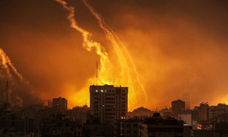 İsrail bomba yağdırıyor! Gazze’nin dünya ile iletişimi koptu