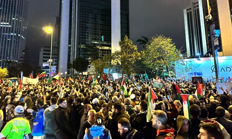 İsrail'in İstanbul Başkonsolosluğu ve Ankara Büyükelçiliği önünde protesto 