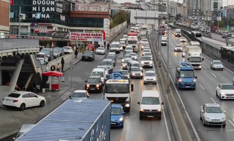 İstanbul'da yağmur trafiği: Yoğunluk yaşanıyor