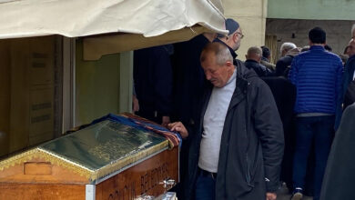 Bir babanın büyük acısı: 14 yaşındaki kızının cenazesi önünde dondu kaldı