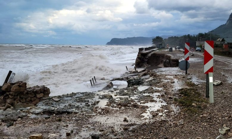 Kastamonu Valiliği: Olumsuz hava şartlarından ötürü 3 tekne battı