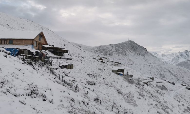 Rize'nin yüksek kesimleri beyaza büründü