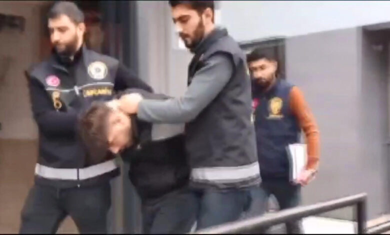 Ümraniye'de aracıyla polise çarptı: Mahkemece tutuklandı