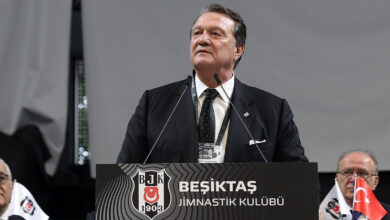 Beşiktaş'ın yeni başkanı Hasan Arat'tan ilk açıklama: "Beşiktaş bugün çok büyük bir demokrasi dersi vermiştir"