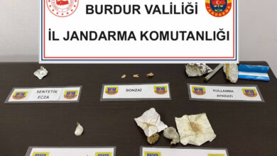 Burdur'da uyuşturucu operasyonu:  20 gram eroin, 22 gram metamfetamin, 33 gram bonzai ele geçirildi