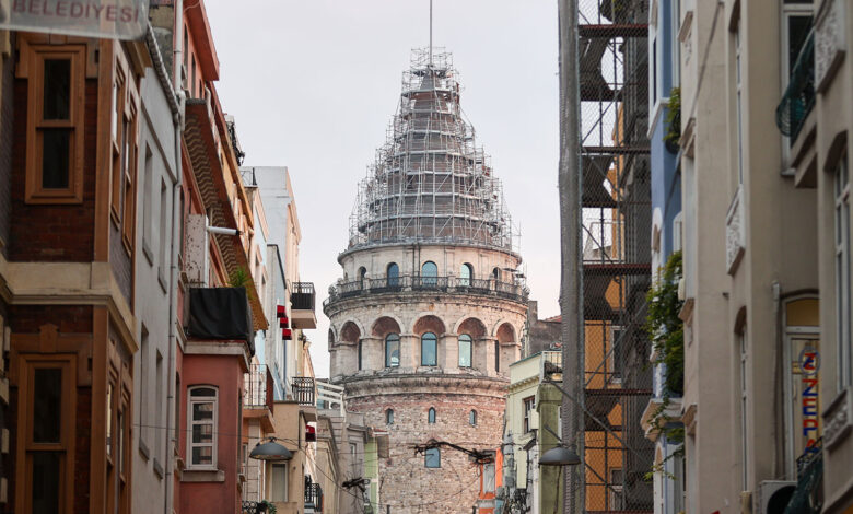 Galata Kulesi'nin külahındaki restorasyon, göçmen kuşlar İstanbul'a dönmeden tamamlanacak