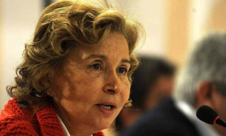 Gazeteci Nazlı Ilıcak 'iftira' suçundan yeniden cezaevine girdi