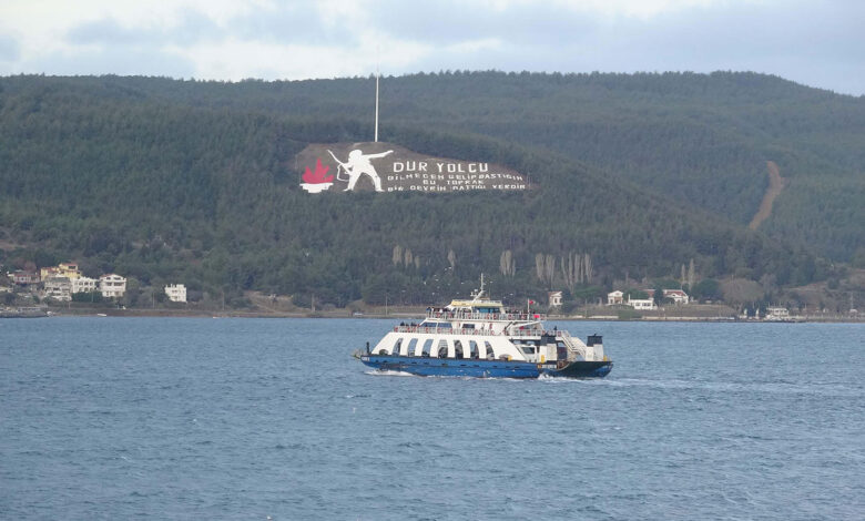 Gökçeada feribot seferleri, fırtına nedeniyle iptal edildi