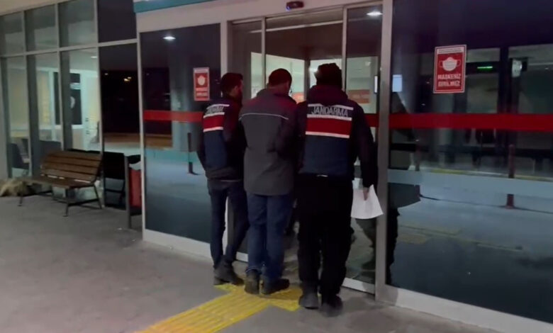 İzmir'de FETÖ operasyonu: 5 tutuklama