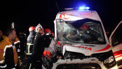 Manisa'da ambulansın karıştığı feci kazada 1 kişi öldü, 4 kişi yaralandı 