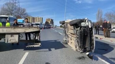 İstanbul Küçükçekmece'de otomobil takla attı