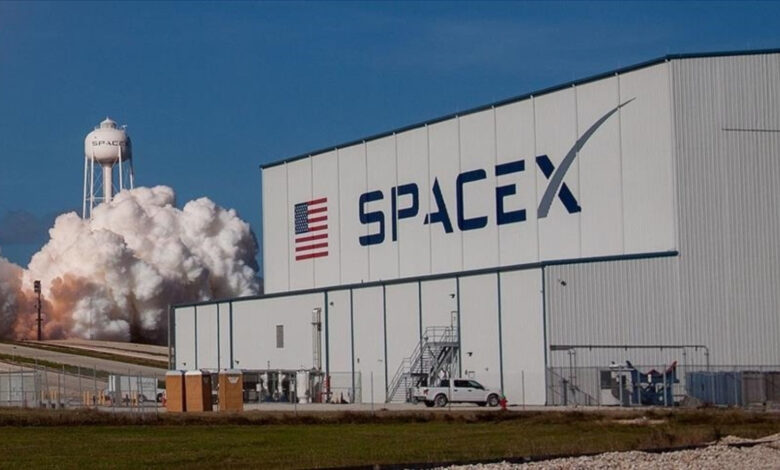 SpaceX'e Elon Musk'u eleştiren çalışanlarını kovduğu yönünde suçlama