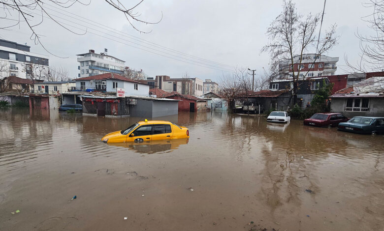 Antalya'da yarın 3 ilçede okullar tatil edildi