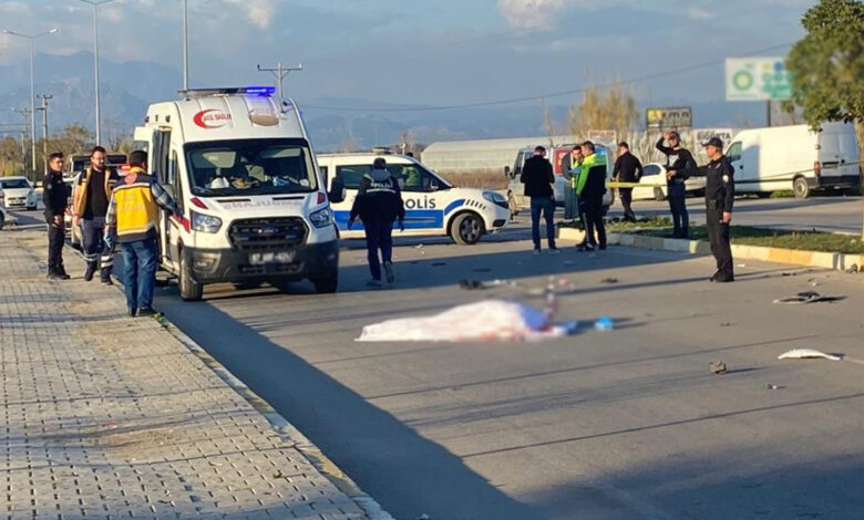 Antalya'da yürek yakan kaza: Ambulansın çarptığı motosikletli olay yerinde can verdi