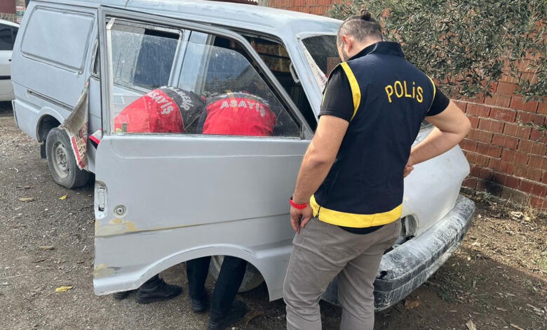 Depremzedelerin hurda araçlarının motor ve şase numaralarını çalıntı otomobillere monte etmişlerdi: Kriz fırsatçıları yakalandı