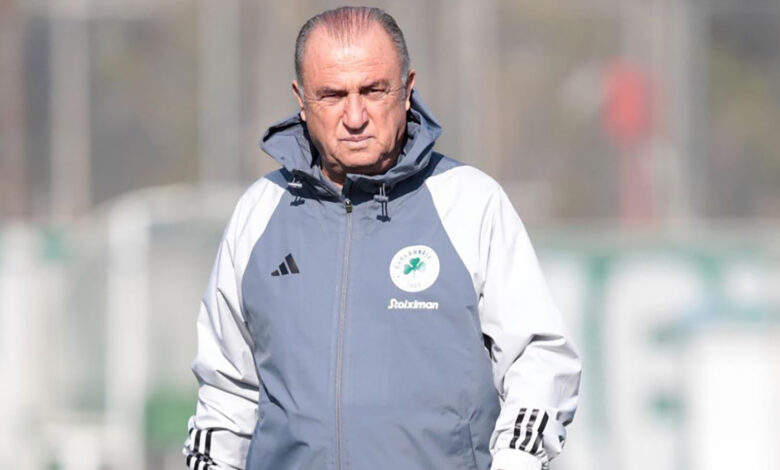 Fatih Terim'in Panathinaikos'u şampiyonluk yolunda ağır yara aldı