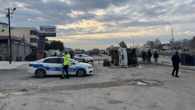 İşçileri taşıyan midibüs devrildi: Çok sayıda yaralı var