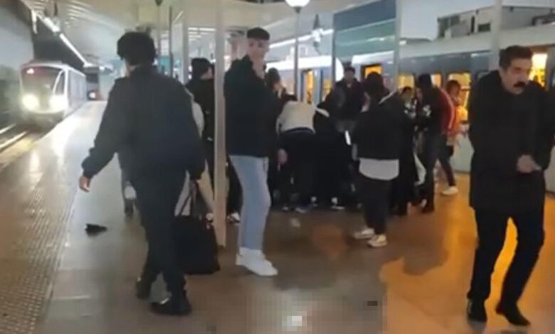 İzmir'de metro istasyonunda bıçaklı kavga: 1 ölü, 1 yaralı