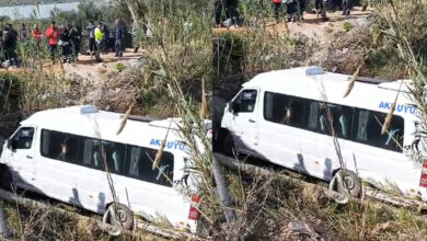 Mersin'de feci kaza! Otomobille çarpışan yolcu minibüsü dereye yuvarlandı: 1 ölü, 13 yaralı