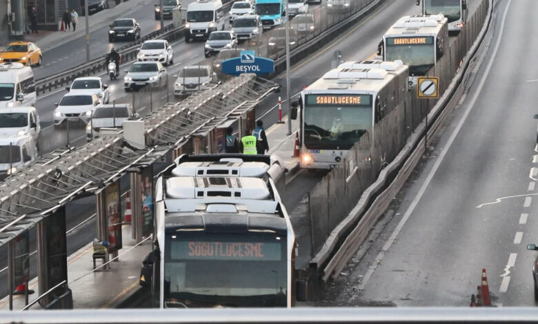 Metrobüs kullananlar dikkat! O durak 45 gün kapalı olacak