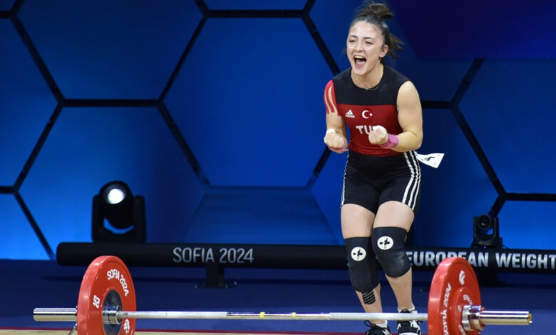 Milli halterci Cansu Bektaş Avrupa şampiyonu oldu