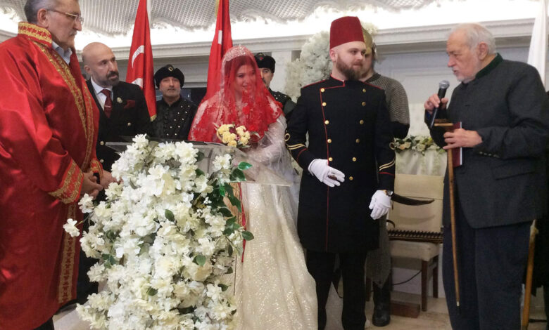 Sultan II. Abdülhamid'in torunu İstanbul'da evlendi: Şahitleri İlber Ortaylı oldu