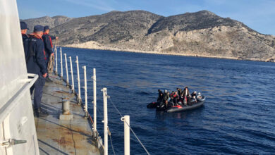 Yunanistan unsurlarının Türk karasularına ittiği 15 düzensiz göçmen, Muğla açıklarında kurtarıldı