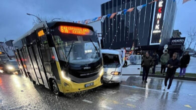 Bursa'da minibüs ortalığı birbirine kattı! 3 yaralı