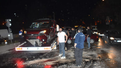 İzmir'de feci kaza: İki kadın ve bir bebek yaralandı 