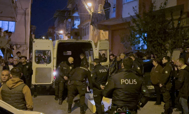 İzmir'de korkunç olay! Önce eşini öldürdü, sonra intihar etti