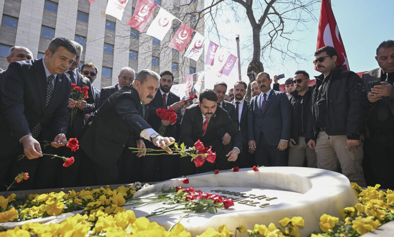 Muhsin Yazıcıoğlu, ölümünün 15. yılında mezarı başında anıldı