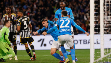 Napoli, nefes kesen maçta Juventus'u 2 golle devirdi