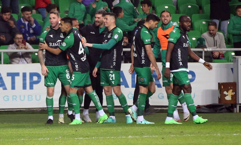 Sakaryaspor, Manisa FK karşısında 2 golle güldü