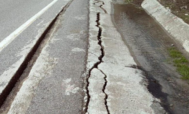 Şırnak-Hakkari yolu çökme nedeniyle trafiğe kapatıldı