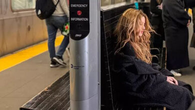 Ünlü şarkıcı metroda görüntülendi