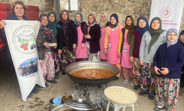 Yüzyıllardır süren gelenek: Bu köyde Ramazan'ın ilk günü herkes yemekle orucunu açıyor