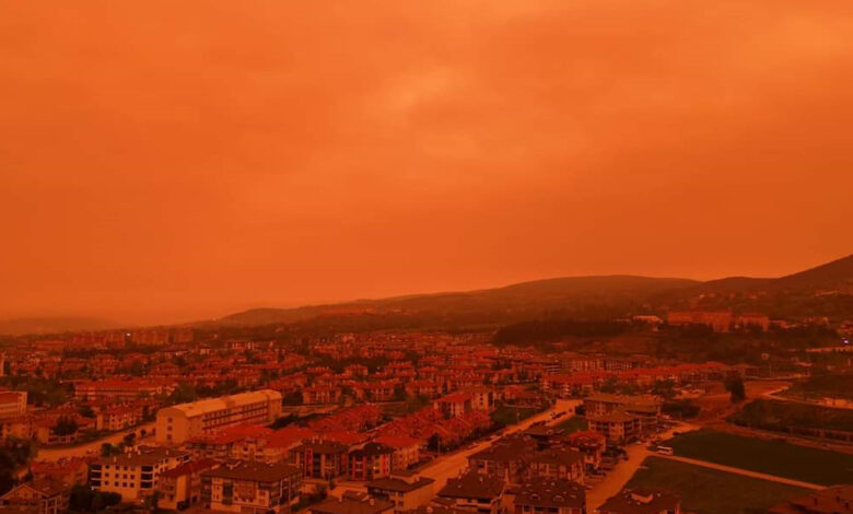 Afrika'dan gelen toz tanışımı etkisi: Gökyüzü kızıla büründü