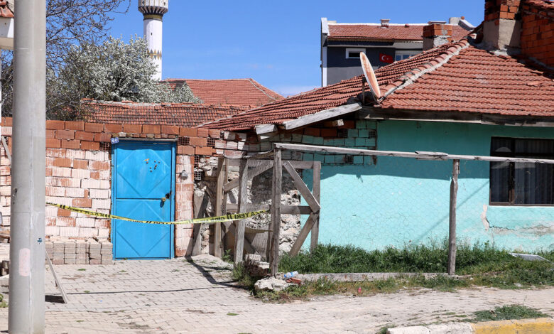 Afyonkarahisar'da erkek vahşeti: Boşandığı kadının eşini ve annesini tüfekle vurdu