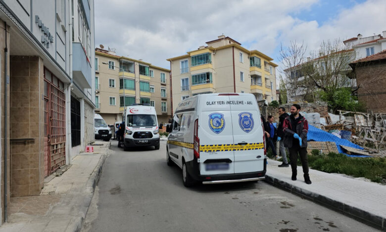 Bir süredir haber alınamıyordu, evinde ölü bulundu