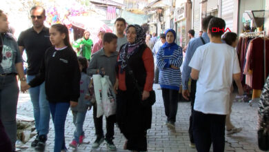 Eski günleri aratmadı: Tarihi Uzun Çarşı'da bayram yoğunluğu