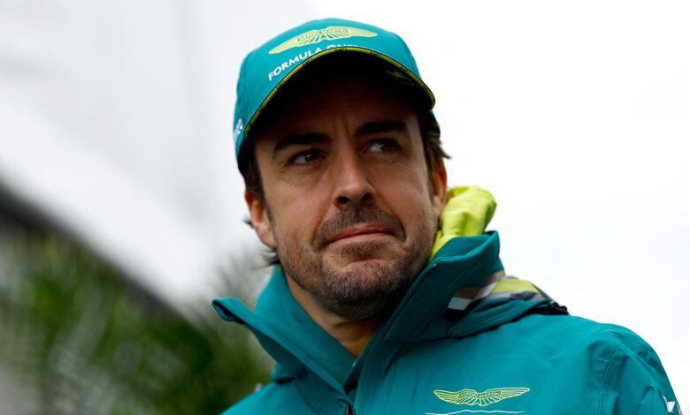 Fernando Alonso, Aston Martin'de kaldı