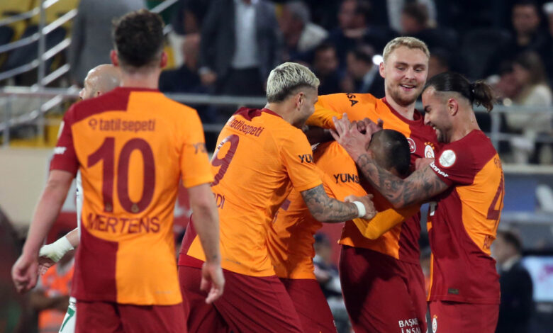 Galatasaray, Alanya'da 3 puanı 4 golle aldı