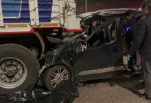 Bursa'da TIR'a arkadan çarpan araç sürücüsü öldü 