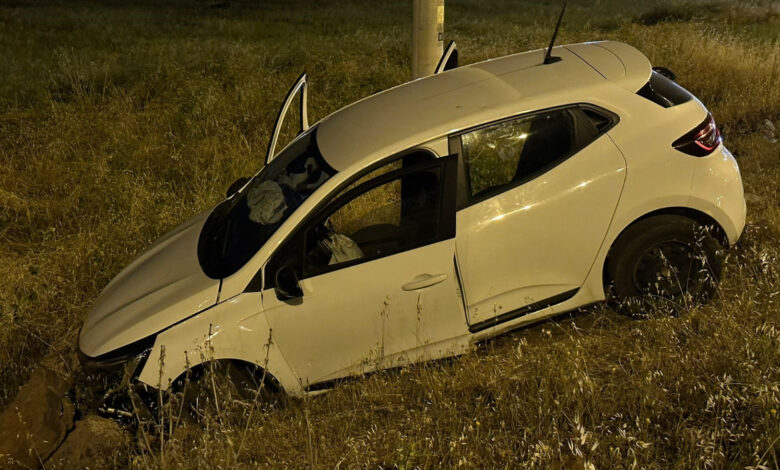 Diyarbakır'da kontrolden çıkan araç karşı şeride geçti: 3 yaralı 