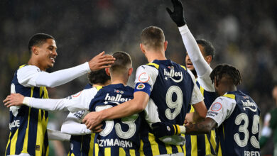 Fenerbahçeli futbolcuları derbiye aileleri ve taraftarlar uğurlayacak