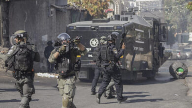 İsrail, Refah kentinde iki Filistinliyi öldürdü