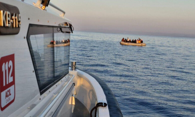 İzmir açıklarında 39 kaçak göçmen kurtarıldı